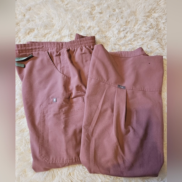 Figs Scrub Set - Picture 3 of 10